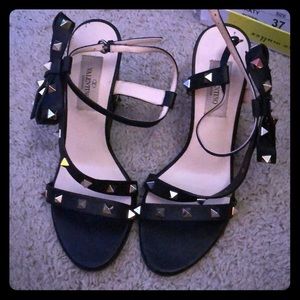 Size 37 Valentino leather wedges